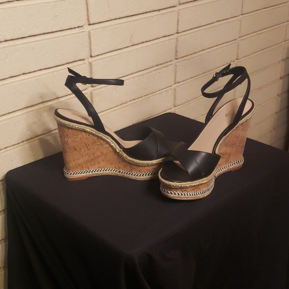 Brand New Aldo Wedge Shoe - Picture 3 of 3